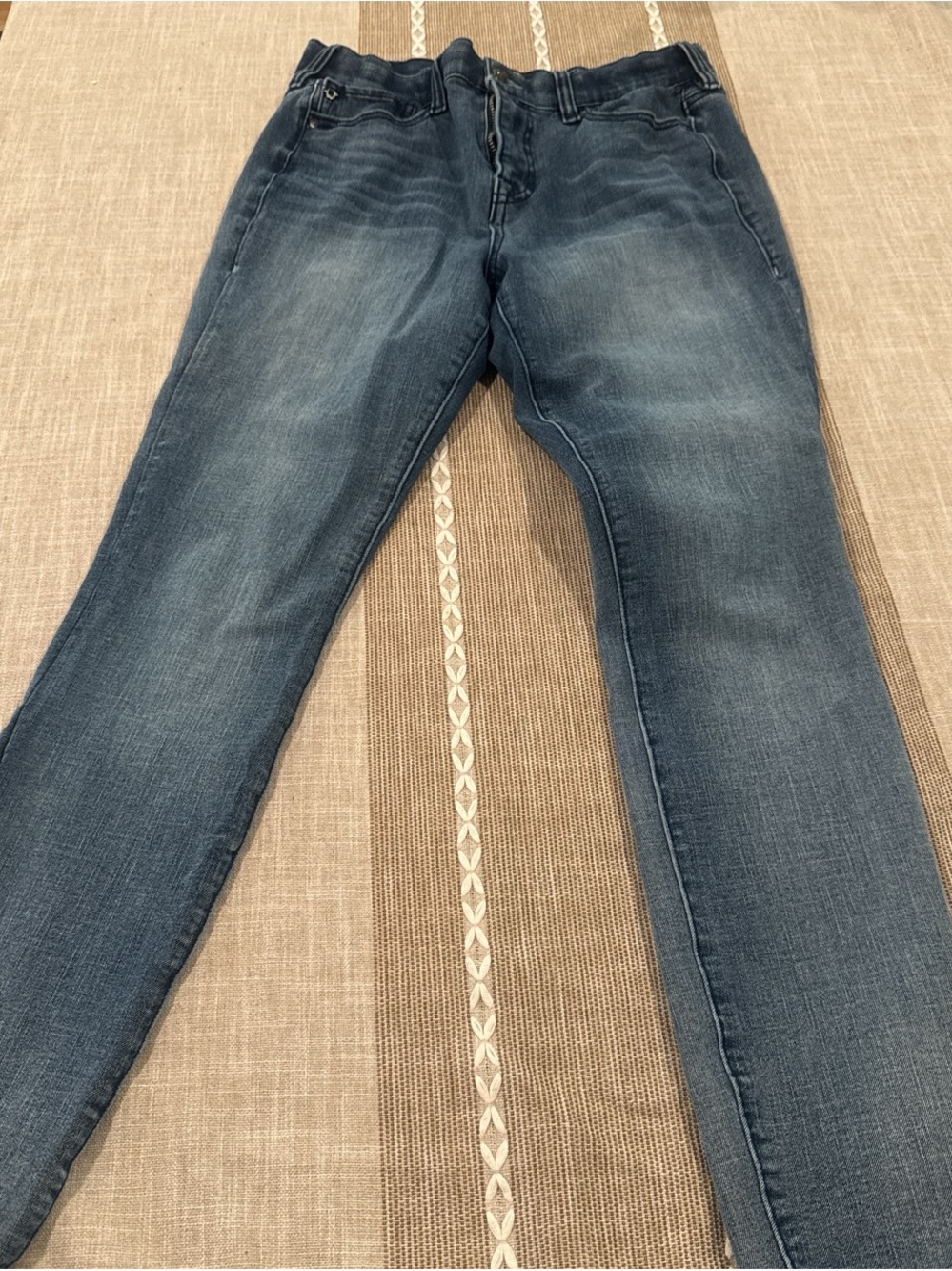 True Religion Women’s High Rise Skinny Jeans - Medium Blue Wash - Picture 2 of 4